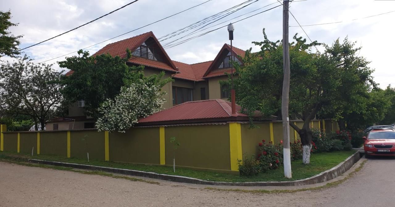 Гостевой дом Vila Mugur Доуэ-Май-4